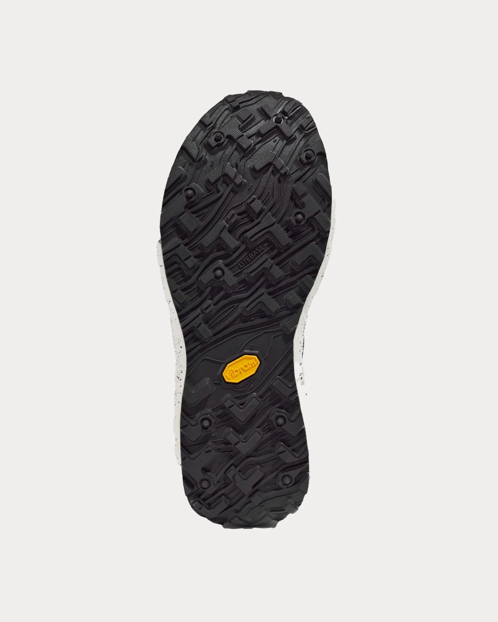 003 W Quarry Running Shoes